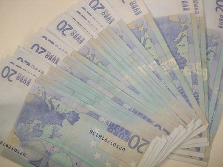 1 20 Euro banknotes 1 20 billets d'euros | Source | Author Lionel Allo