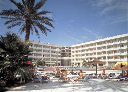 El Hotel Cambrils Playa, en el corazón de la Costa Dorada, es un reco