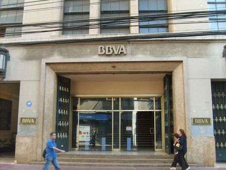 Sucursal del Banco BBVA en la ciudad de Valparaiso ,CHile | Source | D