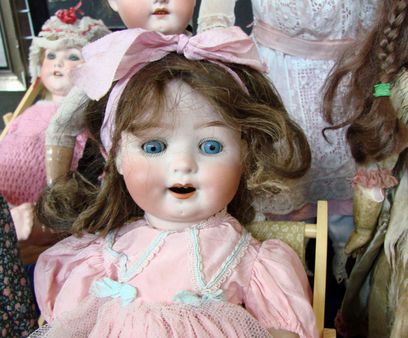 Antique doll. | Source | Date 06/04/07 | Author Vassil | Permission P