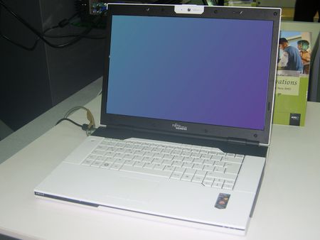 1 2008 Computex: Fujitsu-Siemens Amilo Notebook XA-3530. | Source Ric