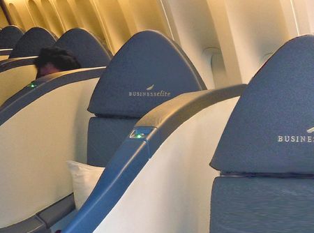 1 Delta to Dubai (image cropped/edited for privacy) | Category:Boein