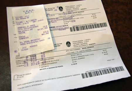 10.06.11 Macri abonó la multa por haber viajado en moto sin casco