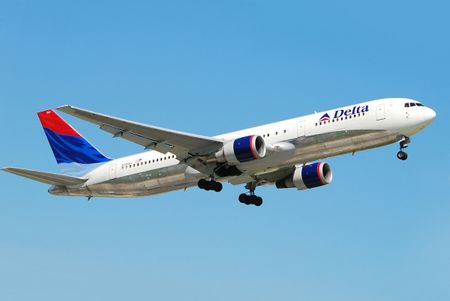 Delta Airlines (N394DL), Boeing 767 Spotting in June. File:Delta_Air