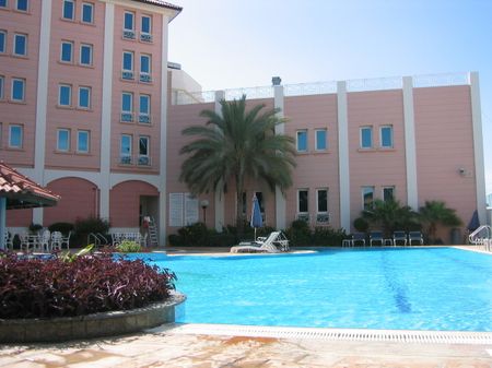 0163-Dubai-metropolitan pool