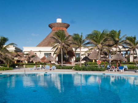 1 Hotel Bahía Príncipe Tulum, próximo a Chacumal, na Estrada federa