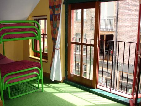 Barnacles Temple Bar House / Dublin Hostel