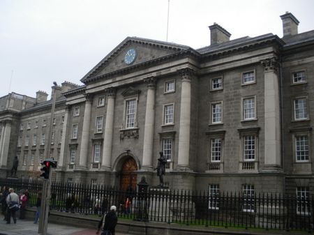 College Green in Dublin, 07/11/2009 - Trinity College is for the stude