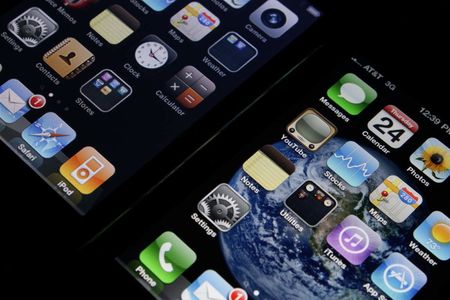 iPhone 4's Retina Display v.s. iPhone 3G