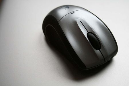 Logitech V450 Cordless Laser