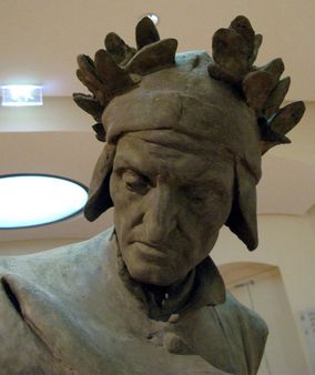Statue de Dante Alighieri