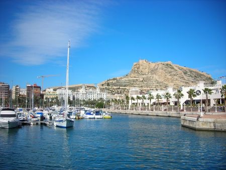 1 Alicante´s port 1 Puerto de Alicante | Source | Author Eastcoastshi
