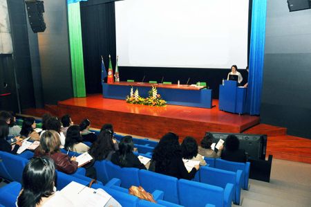Conferência - Intervenções no Autismo