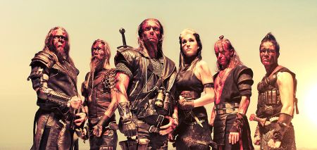 Turisas en su último álbum: Stand up and fight.
