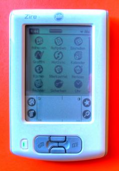 1 Palm Zire m150 aus dem Jahre 2002 | Source | Author Richard Huber |