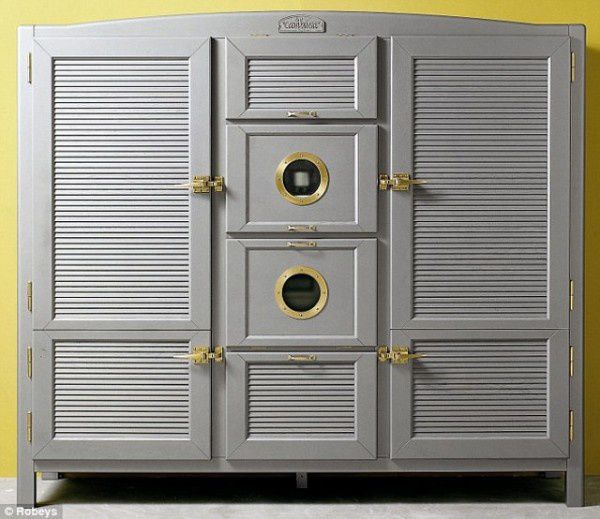 un réfrigérateur à 32 000€ Mini Chroniques Cu-copie-1