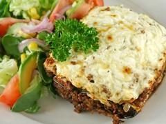 La-moussaka--une-delicieuse-recette-avec-du-boeuf-et-des-l.jpg