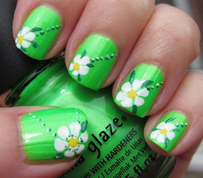 nail-art-floreale-verde.jpg