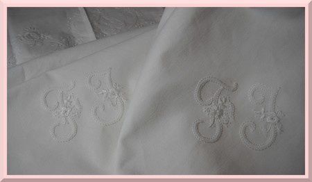 Broderie-blanche-Nappe-2.jpg