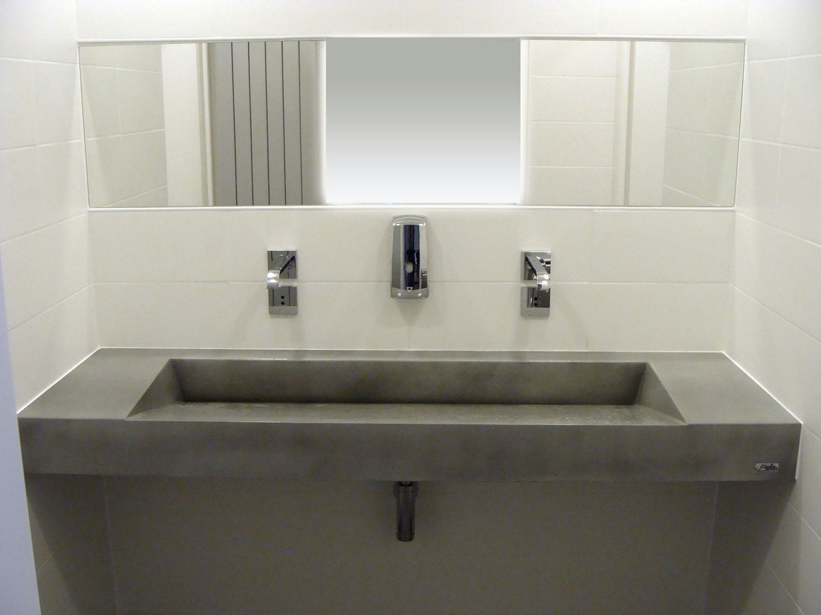 Grand evier salle de bain avec haute résolution photographies ...