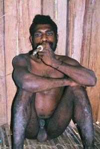 Papua Korowai Batu tree people Uzel (2)