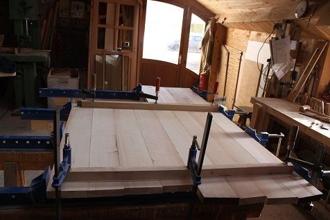 Collage des limons frêne, Escalier Fabrication Traditionnelle, Menuisier Le Bois Des Huiles en Savoie Collage-Limons-Escalier-frene-Fabrique-sur-Mesure--Artisa.JPG