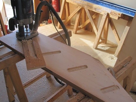 Entailles-dans-le-Limon--Fabrication-Artisanale-Escalier-Le.JPG