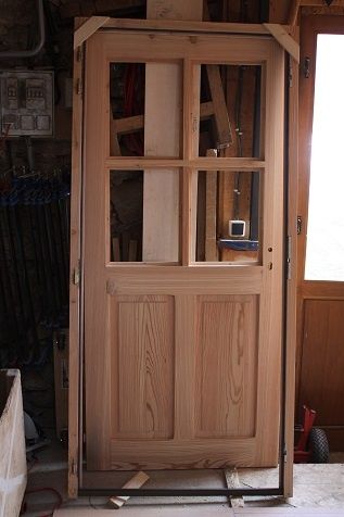 Porte Entrée en Mélèze, fabriquée sur Mesure par Artisan Menuisier Le Bois Des Huiles, Savoie Porte-Entree-Meleze--Fabriquee-Sur-Mesure-par-Artisan-M.JPG