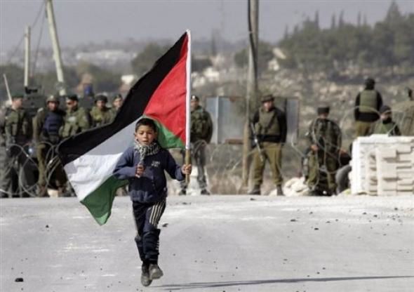 Enfant-drapeau-Palestine.jpg