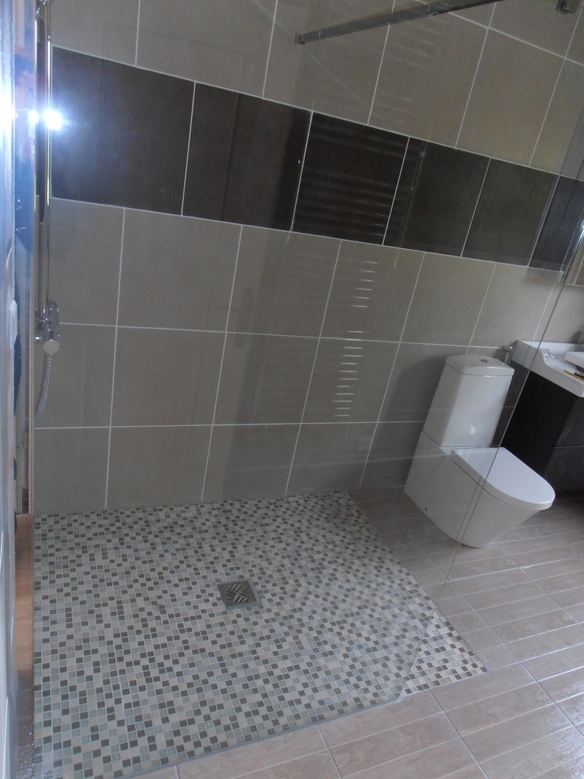 Création d'une douche à l'italienne l'entreprise legrand ...