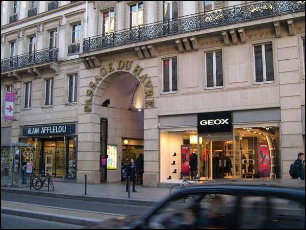 La galerie marchande de St-Lazare : 80 boutiques sur 10 000 m² ! -  facepromagazine