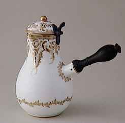 903947a2d6bc62bc-moyen2-chocolatiere-decor-palmes-formant-r.jpg