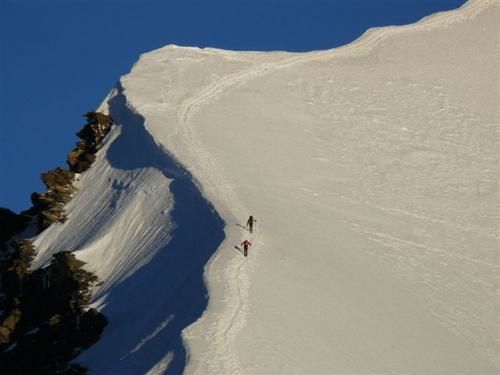 travers--e-du-Lyskamm-a-quelques-encablures-du-sommet-est--photo-Guillaume-Ledoux-Apoutsiak.JPG