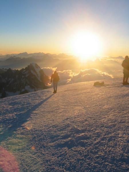 Lever de soleil - alpiniset - Mont Blanc - photo Guillaume Ledoux
