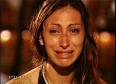 Marion... elle pleure de voir Nicolas pleurer...