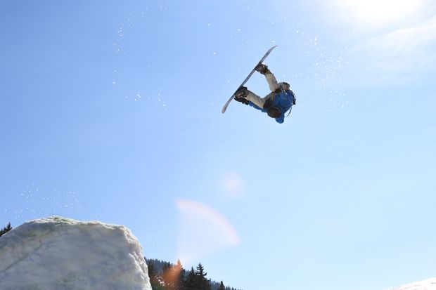 Backflip Snowboard 08