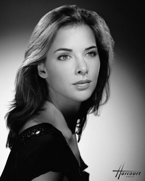 Melissa-Theuriau_reference.jpg