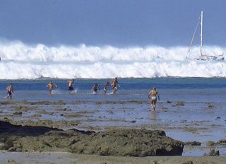 tsunami-afp.jpg