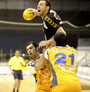 HAND-CHAMBERY-ARAGON-Photo-N--5--le-5-mars-2008.jpg