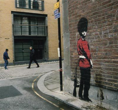 banksy-Guard-pochoir.jpg