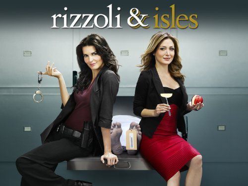 Rizzoli-and-Isles-Season-2-Episode-1---We-Don-27t-Need-Anot.jpg