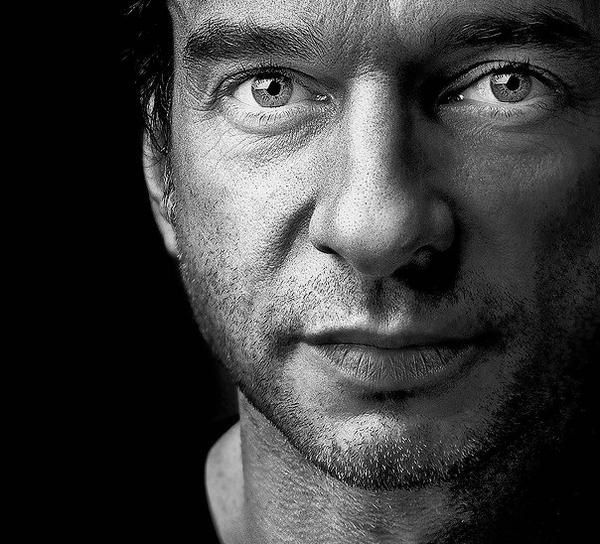 David GAHAN, auteur, compositeur, interprête, show-man et surtout voix de velour dans un corps de mâle !