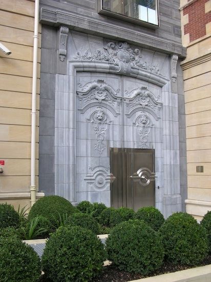 trompe-l-oeil-moul---trou----portail.jpg