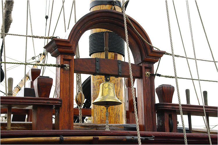 En été ce bateau se visite tous les jours. Avant d'arriver à Saint Malo il s'appelait le "Grand Turk" et a été construit en 1996 en Turquie pour les besoins d'un film.