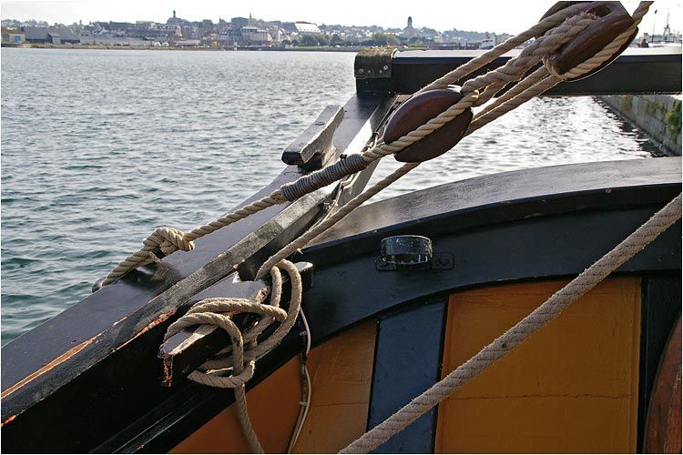 A l'occasion des 20 ans de l'association du côtre corsaire " le Renard " celui-ci était ouvert à la visite en ce dimanche 12 octobre et cela sous le soleil. 