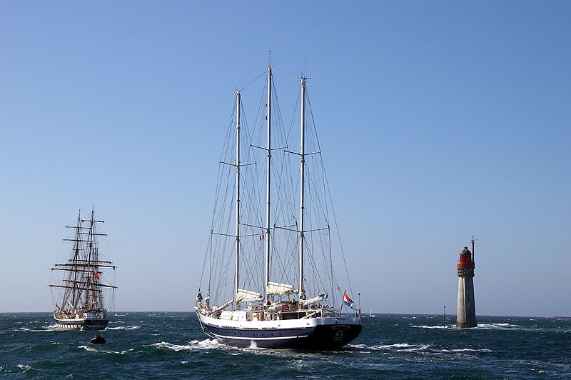 Rassemblement des grands voiliers à Saint Malo en 2006.