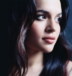 norah-jones-500x524.jpg