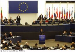 07-11-13---Discours-NS-devant-le-Parlement-Europ--en-copie-1.jpg