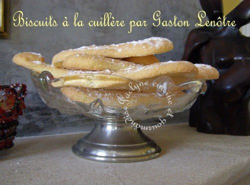 Goûter du dimanche en famille, suggestion : Biscuits à la cuillère par Gaston Lenôtre. Sensation de manger un nuage :) Jaclyne cuisine et gourmandise