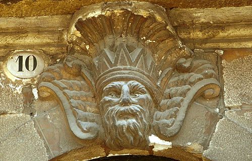 Nantes---le-Feydeau--mascaron.jpg